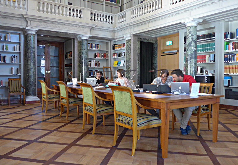 Michael Bern Burger Bibliothek